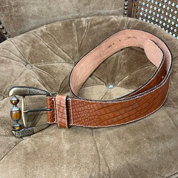 I.Magnin Vtg. Leather Belt Made in Italy 🌵Large - Picture 3 of 10